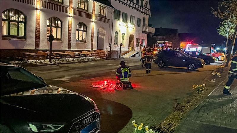 In den frühen Morgenstunden am Ostermontag mussten Feuerwehr, Polizei und DLRG in Borstel ran.