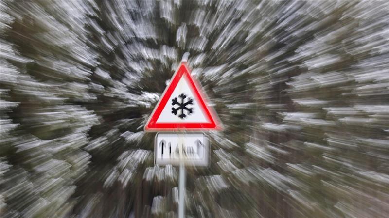 In den kommenden Tagen kann es zu glatten Straßen kommen.