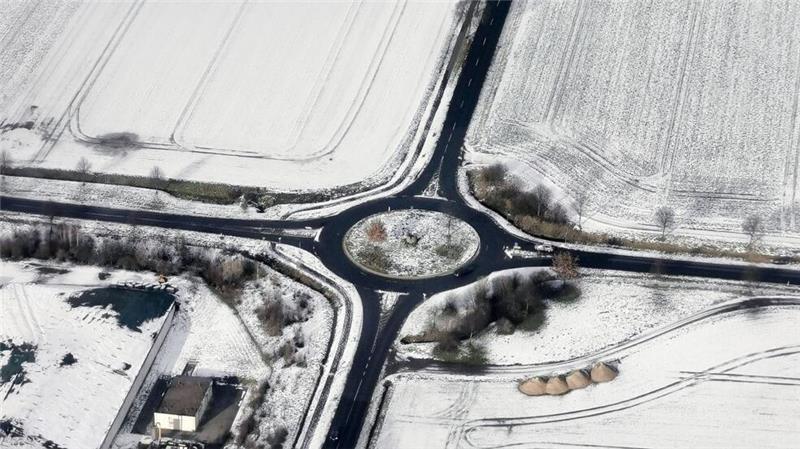 Zahlreiche Wintersportler am Wochenende im Harz unterwegs In den kommenden Tagen kommt nichts mehr dazu und ab Dienstag wird es etwas wärmer in ganz Niedersachsen.