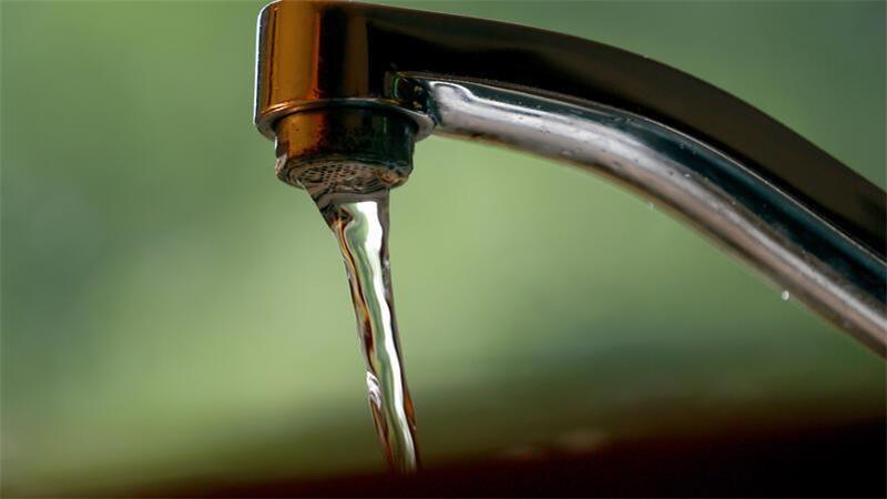 Das Trinkwasserrohrnetz wird in einigen Orten auf der Geest gespült In den kommenden Tagen spült der Trinkwasserverband Stader Land das Leitungsnetz.