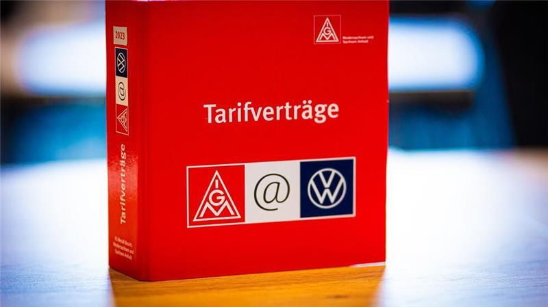In den kommenden Wochen sollen die Beschäftigten im Detail über die neuen Verträge informiert werden. (Symbolbild)