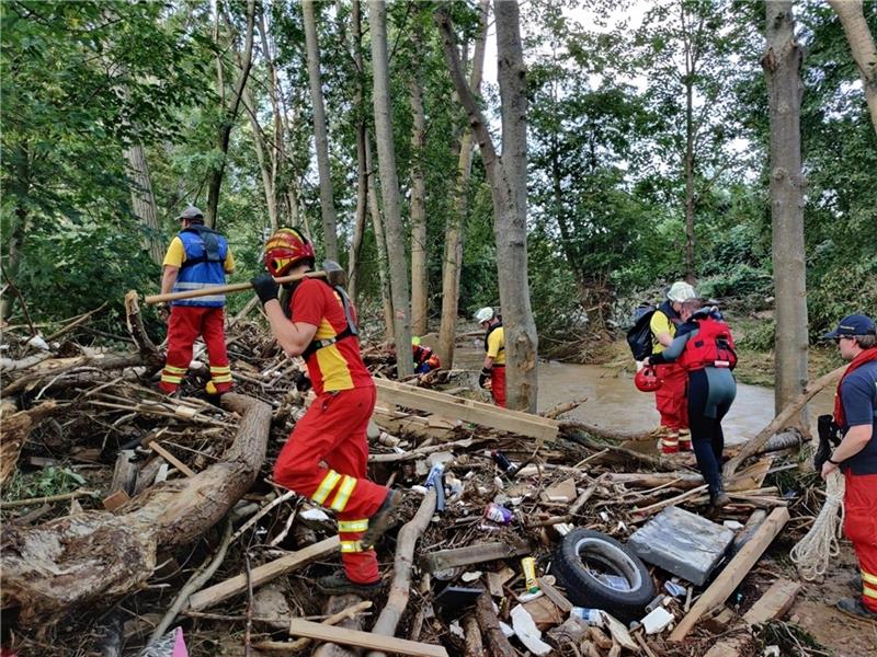 In den vergangenen Tagen halfen die DLRG-Retter bei der Suche nach Vermissten. Foto: DLRG
