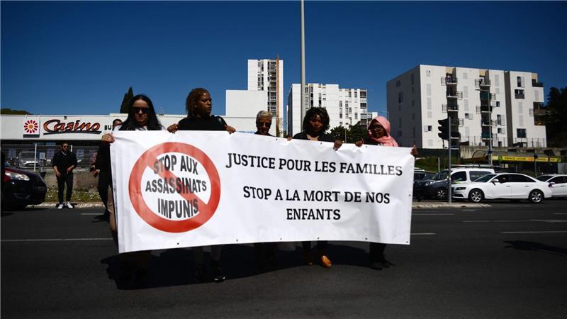 In den von Drogengewalt beherrschten Viertel in Marseille protestieren Bewohner und Betroffene gegen den Rauschgifthandel (Archivbild).
