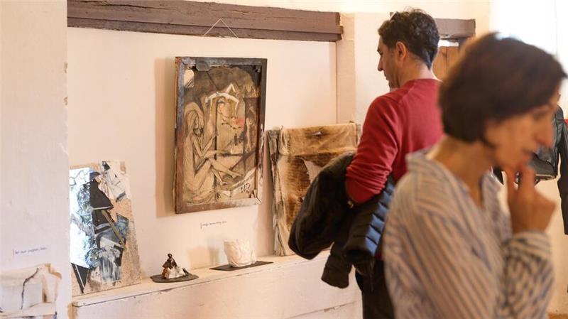 In der Ausstellung präsentierte Preisträgerin Natalia Pedernera Keramiken und Malerei.