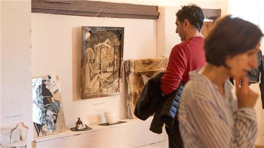 In der Ausstellung präsentierte Preisträgerin Natalia Pedernera Keramiken und Malerei.