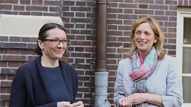 In der Bildungspolitik sieht Prien Hamburg mit dem schulischen Ganztag als positives Beispiel. 