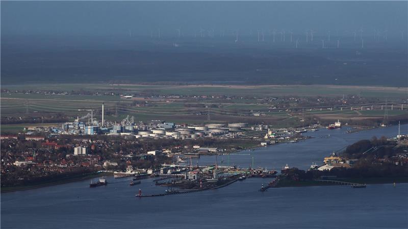 In der Brunsbütteler Schleuse zwischen Elbe und Nord-Ostsee-Kanal kam es zu Kollisionen. (Archivbild)