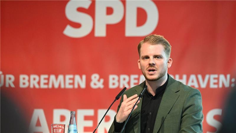 In der Bundesregierung braucht und zeigt die SPD viel Kompromissbereitschaft, wie der Generalsekretär der SPD betont. 