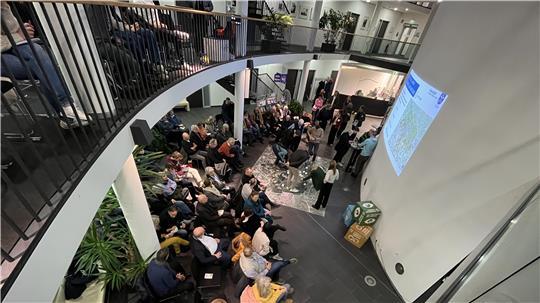 In der Buxtehuder Verwaltung arbeiten rund 820 Menschen, die meisten davon im Stadthaus in der Bahnhofstraße.