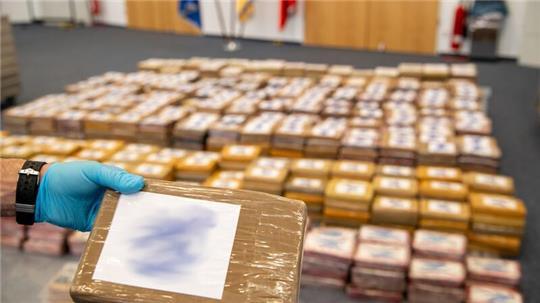 In der Containerprüfanlage fielen Auffälligkeiten auf - deshalb wurde ein Bananencontainer aus Ecuador entladen. (Symbolfoto)