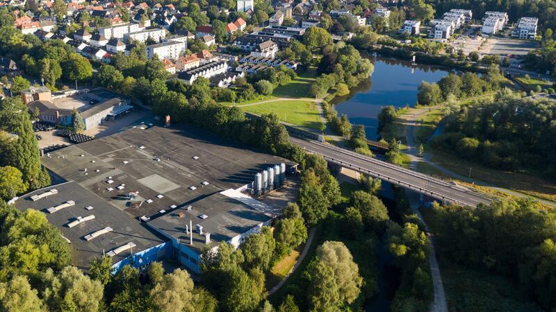 Köver-Gelände in Buxtehude steht zum Verkauf – Das sind die Probleme In der Firma haben einmal rund 250 Menschen Automobilteile und andere Kunststoffprodukte hergestellt. Vor der Insolvenz waren es noch rund 100.