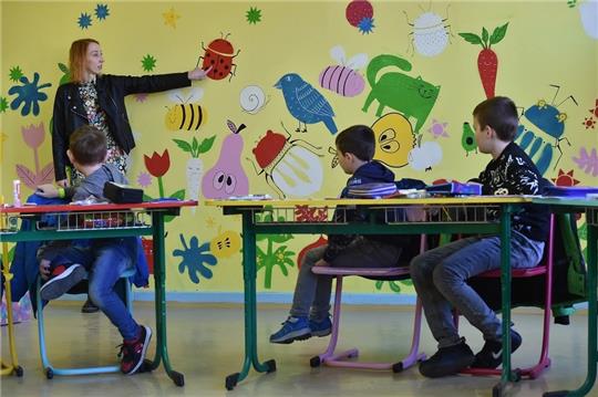 In der Gemeinde Jork und der Samtgemeinde Lühe werden Spenden für ukrainische Schüler gesammelt. Symbolfoto: CTK/dpa