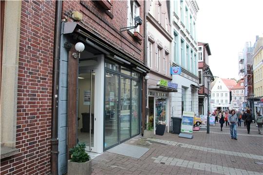 In der Hökerstraße 39 zieht der Shampoo-Shop ein, nun auch mit Friseur.