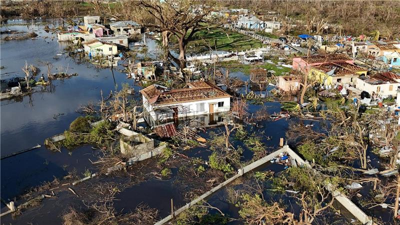 Hurrikan „Melissa“: Steigende Opferzahl und erste Hilfsflüge In der Küstenstadt Black River ist die Lage besonders schlimm.