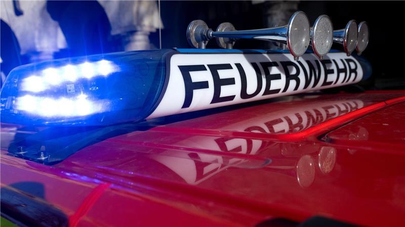 In der Nacht zu Samstag brennt in Rellingen ein Wintergarten vollständig aus. (Symbolbild)