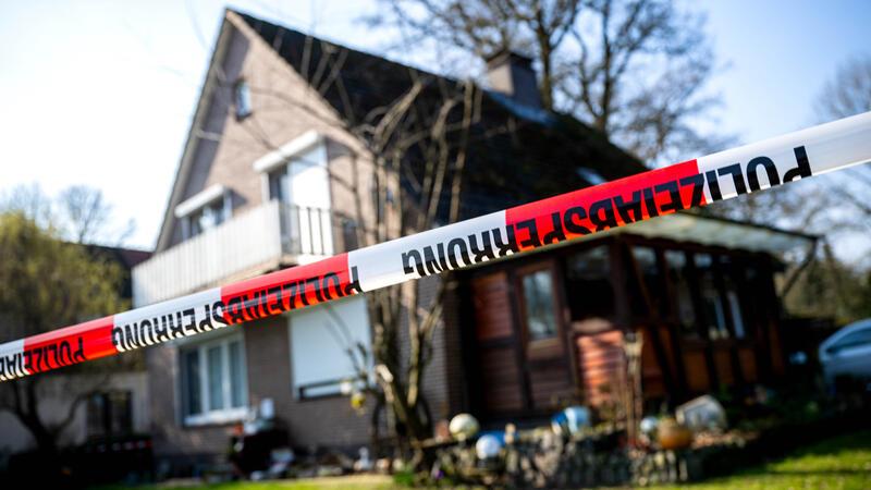 Todesschüsse von Scheeßel: Soldat betrachtet entsetzliche Leichen-Bilder genau In der Nacht zum 1. März soll den Ermittlern zufolge ein 32 Jahre alter Bundeswehrsoldat vier Menschen in den Gemeinden Westervesede und Brockel erschossen haben.