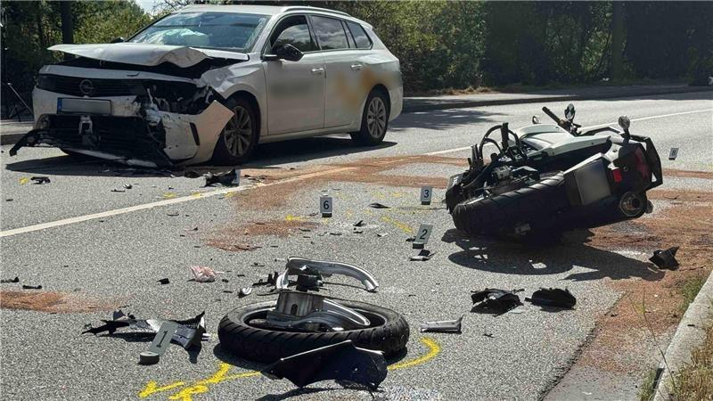 Motorradfahrer stirbt bei Unfall auf der Ortsumgehung Finkenwerder In der Nähe des Airbus-Werks ist am Mittwochmittag ein Biker tödlich verunglückt.