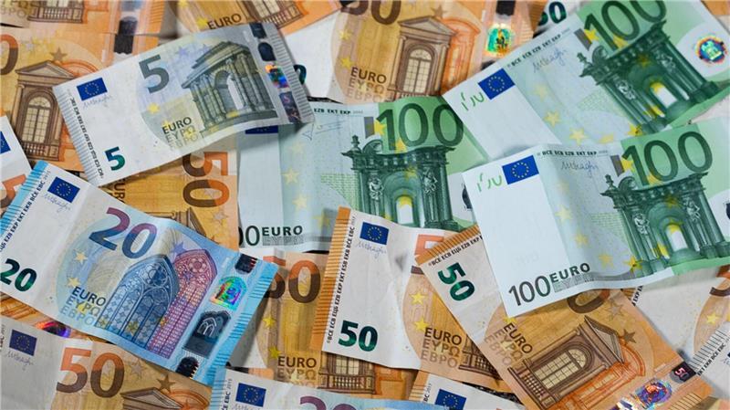 Zahl der Superreichen in Deutschland steigt stark In der Politik wird über eine Vermögensteuer diskutiert. (Symbolbild)