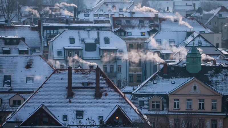 Vertrauen in eigene vier Wände als Altersvorsorge gesunken In der Rangfolge der vertrauenswürdigsten Vorsorgeformen bleibt das Eigenheim trotz des Rückgangs aber an erster Stelle.