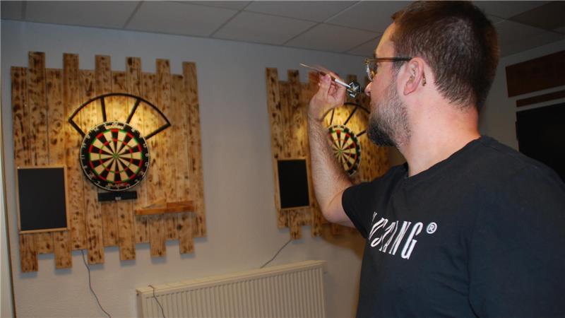 Zwei Schützenbrüder gründen in Apensen neue Dart-Sparte In der Ruhe liegt die Kraft der Dartspieler.