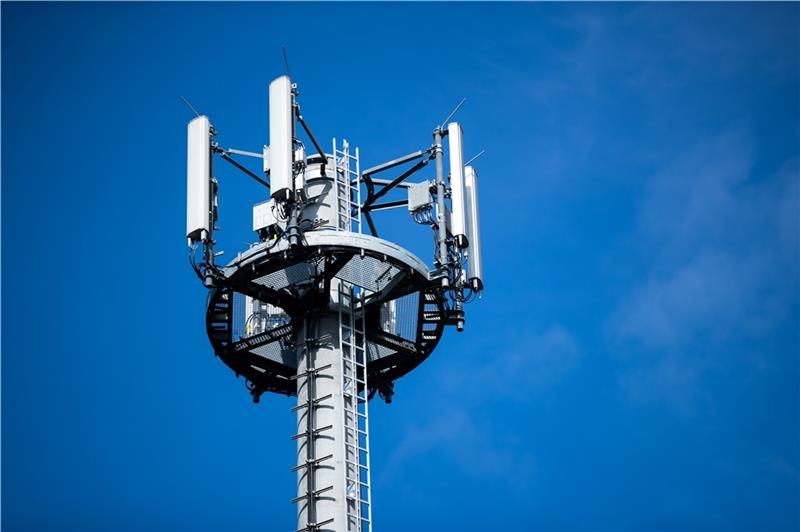 Besserer Empfang: Wo die Telekom im Kreis Stade neue Funktürme bauen will In der Samtgemeinde Lühe sind zwei neue Mobilfunktürme geplant. Foto: Büttner/dpa (Symbolbild)