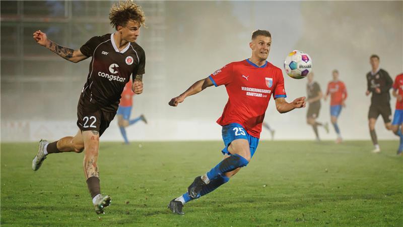 In der Vita von Dennis Rosin stehen drei Einsätze für St. Pauli in der 2. Bundesliga.
