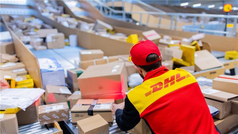 Alle Fristen: So kommen Pakete noch rechtzeitig vor Weihnachten an In der Weihnachtszeit ist das Paketaufkommen sehr hoch. Ein rechtzeitiger Versand ist jetzt besonders wichtig. Foto: Vennenbernd/dpa