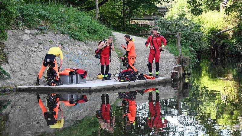 In der französischen Stadt Rennes wurde ein lebloser elf Jahre alter Junge im Uferbereich eines Flusses entdeckt.