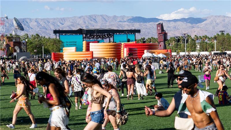 In der kalifornischen Wüste ist wieder Coachella angesagt - an zwei Wochenenden im April treten zahlreiche Stars und Bands auf mehreren Bühnen auf. 
