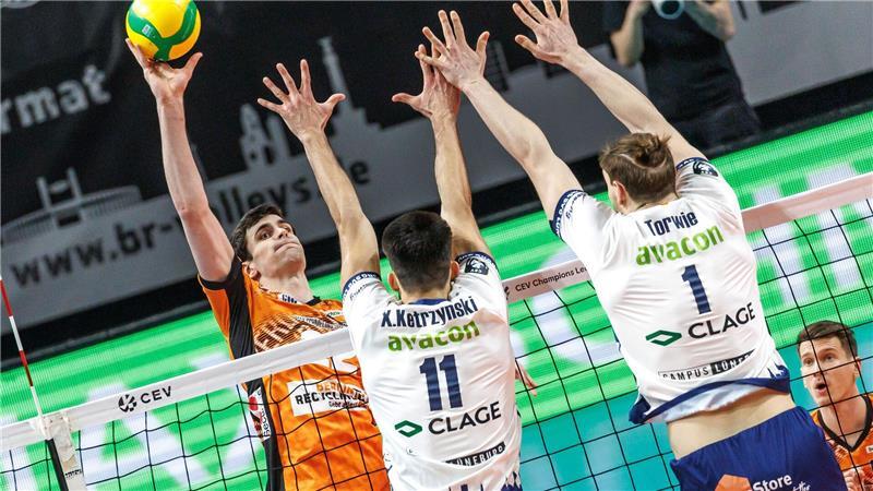 Volleys-Chef: Rivalen Lüneburg „wieder auf den Topf gesetzt“ In der letzten Saison lieferten sich die Teams einige spannende Duelle. (Archivbild)