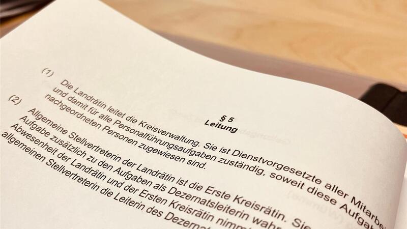 In der neuen Allgemeinen Dienst- und Geschäftsanweisung der Kreisverwaltung Rotenburg ist jetzt von der Landrätin die Rede.