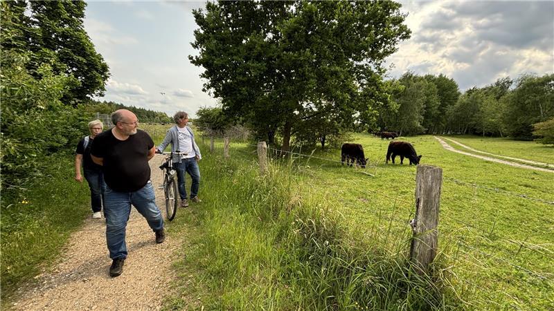 In der offenen Weidelandschaft gibt es ein Rad- und Wanderwegenetz.