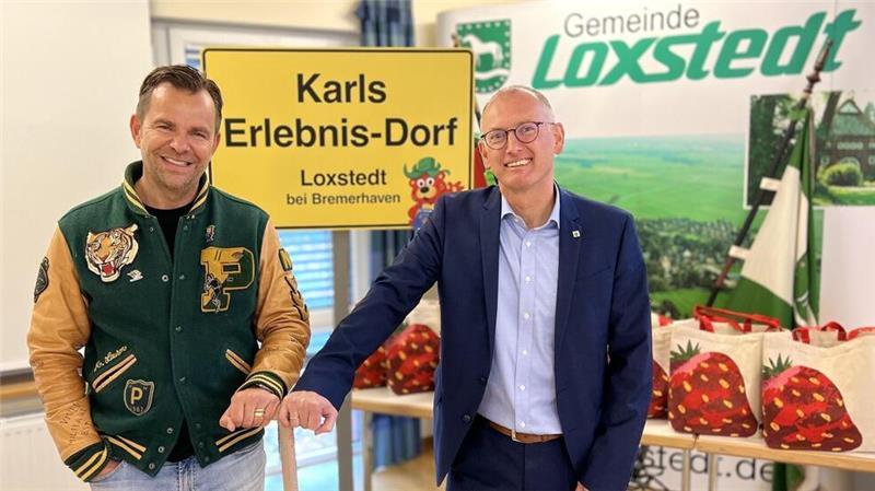 „Auf Karls Erlebnis-Dorf freut sich die ganze Region“ In diesem Frühjahr soll es in Loxstedt losgehen: Karls-Erlebnis-Dorf-Betreiber Robert Dahl (links) und Loxstedts Bürgermeister Detlef Wellbrock freuen sich darauf.