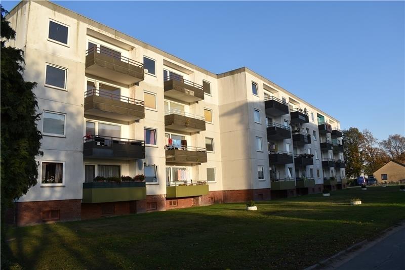 Terror-Verdacht: Polizei stürmt Wohnung in Drochtersen In diesem Haus in Drochtersen stürmte die Polizei eine Wohnung, hier sollen die Eltern des mutmaßlichen Islamisten leben. Fotos: Vasel/Beneke