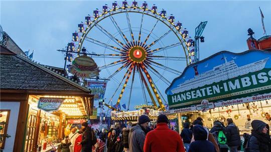 In diesem Jahr wird auf dem Heiligengeistfeld eine Waffen- und Messerverbot durchgesetzt. (Archivbild)