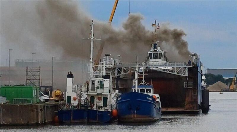 In diesem Schwimmdock kam es am Donnerstag bei Schweißarbeiten zu einem Brand.