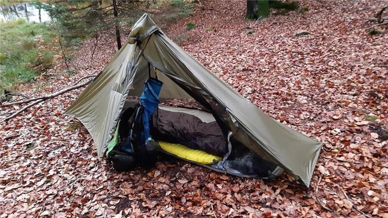 „Ich will jetzt nur noch losgehen“: 54-Jähriger wandert den Appalachian Trail In diesem Tarp (Zelt) wird Jörg Seeger die kommenden Monate seine Nächte verbringen.