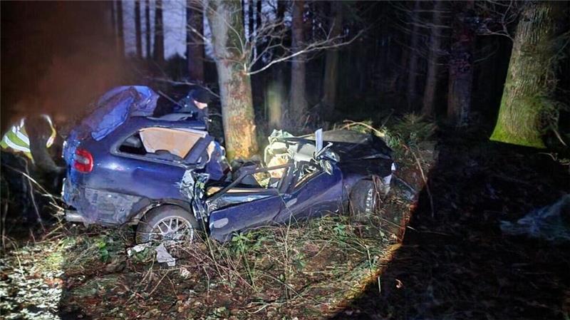 In diesem Wrack verlor im Dezember 2024 ein 22-jähriger Autofahrer sein Leben.