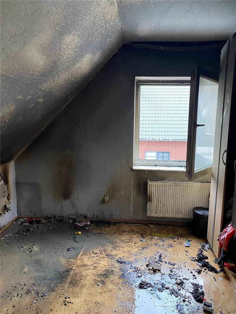 In diesem Zimmer im Dachgeschoss brach der Brand im Februar 2021 aus.