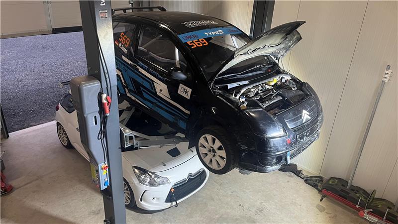 16-Jähriger aus Beckdorf fährt auf dem Estering um den deutschen Titel In dieser Saison fährt Mats Jonas den Citroën C2. Nächstes Jahr sitzt er im weißen DS3.
