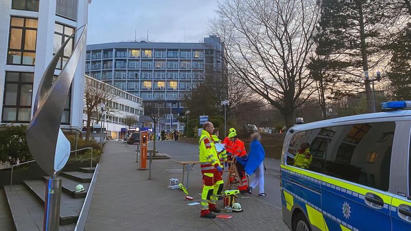 „Mögliche Bedrohungssituation“ in Aachener Klinik In einem Aachener Krankenhaus gibt es einen größeren Polizeieinsatz.