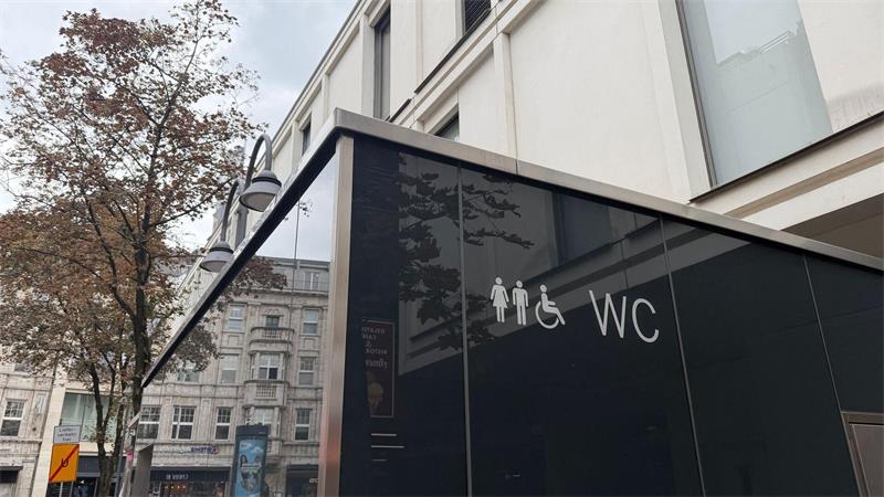 Bewachte Toilette in Köln kostet Hunderttausende Euro In einem Zeitraum von drei Jahren waren allein für die Bewachung der Toilette 334.000 Euro fällig.