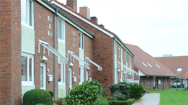 In einem dieser Reihenhäuser haben Sonja Siebert und ihr Mann 19 Jahre lang gelebt, bis der Vermieter, ein Hamburger Immobilienunternehmen, den Mietvertrag mit Verweis auf ein „zerrüttetes Mietverhältnis“ kündigte. Foto: Rohde