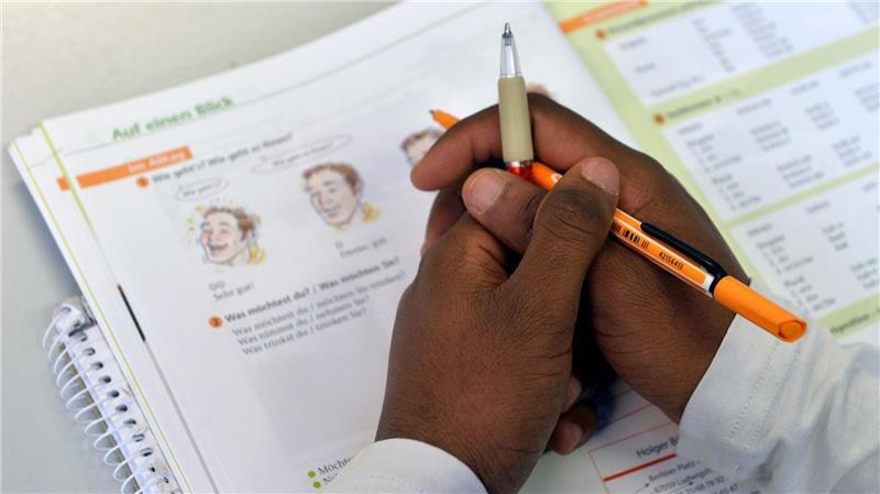 In einem gemeinsamen Antrag für die Bürgerschaft fordern die Fraktionen von SPD, Grünen und Linken vom Bundesinnenministerium die Fortführung der Integrationskurse. (Symbolbild)