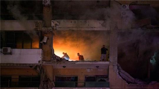 In einem südlichen Vorort von Beirut wurden laut der libanesischen Nachrichtenagentur NNA infolge einer Explosion sechs Menschen in den Tod gerissen.