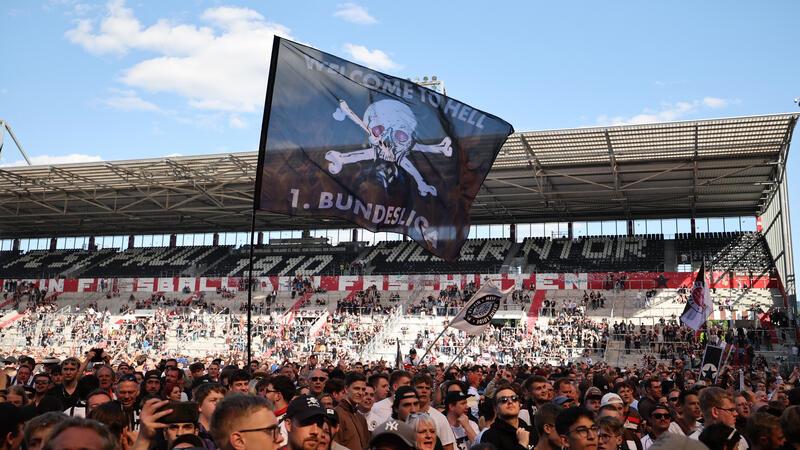In einem unseriösen Online-Shop werden auch Fußball-Trikots des FC St. Pauli verkauft. Der Klub distanziert sich (Symbolbild).