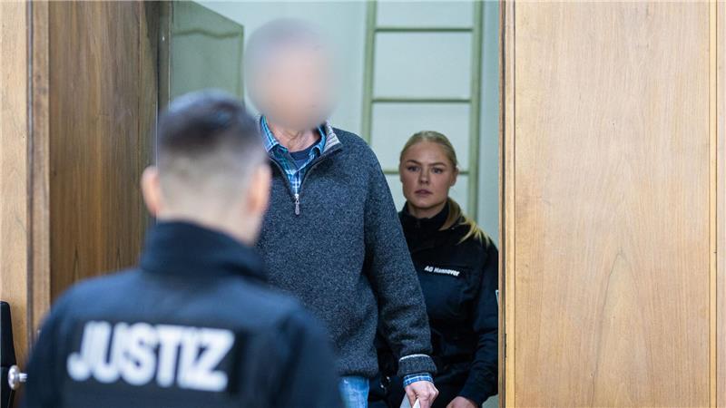 „Fataler Fehler“: Der Geiger mit dem Rattengift erneut vor Gericht In einer Erklärung spricht der Angeklagte im Fall der mutmaßlichen Vergiftung zweier Kollegen von einem fatalen Fehler und einem folgenschweren Missgeschick.