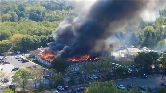 In einer Kirche hat es Schüsse gegeben und ein Feuer.