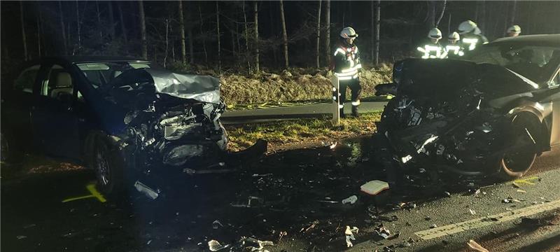 Schwerer Unfall zwischen Revenahe und Wiegersen In einer Kurve soll eine 43-jährige Autofahrerin aus Sauensiek die Kontrolle über ihren Fiat verloren haben. Foto: Feuerwehren Samtgemeinde Apensen/Facebook