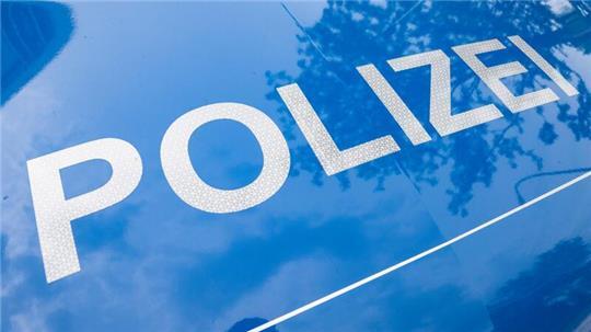 In einer Schule in Wahlstedt kam es zu Gewalt durch Schüler. Die Polizei nahm vor Ort Strafanzeigen auf. (Symbolfoto)
